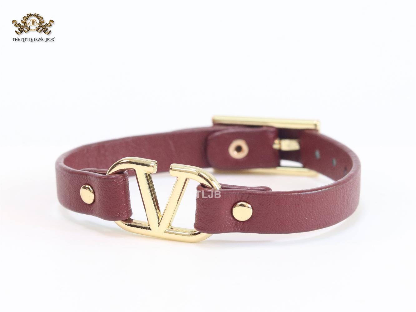 Alphabet V leather bracelet - Maroon