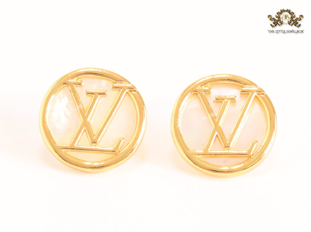 Alphabet L gold round studs 16mm