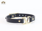 Alphabet V leather bracelet - black