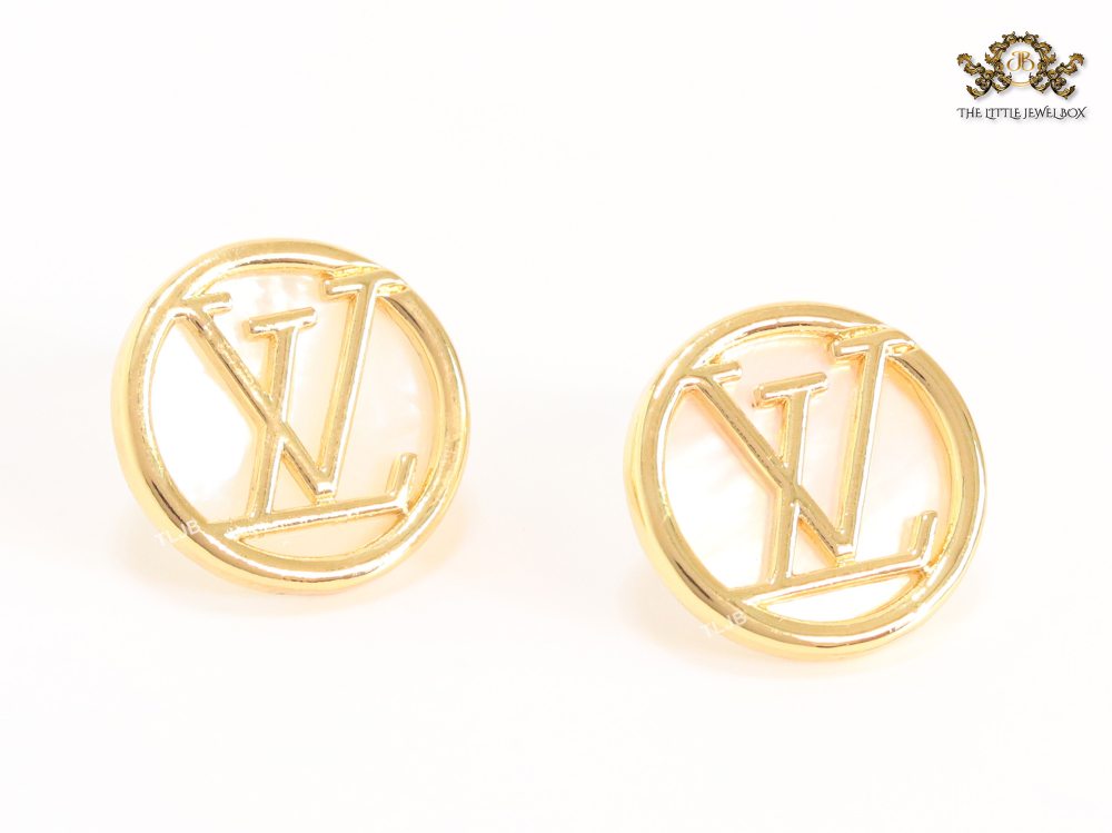 Alphabet L gold round studs 16mm