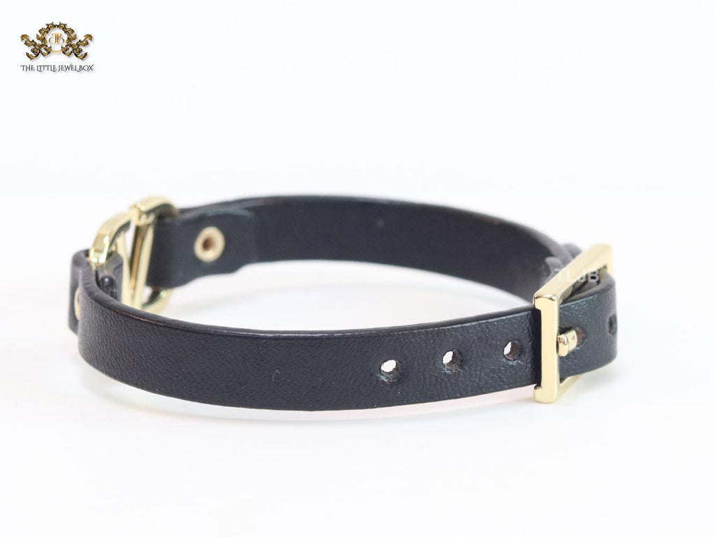 Alphabet V leather bracelet - black