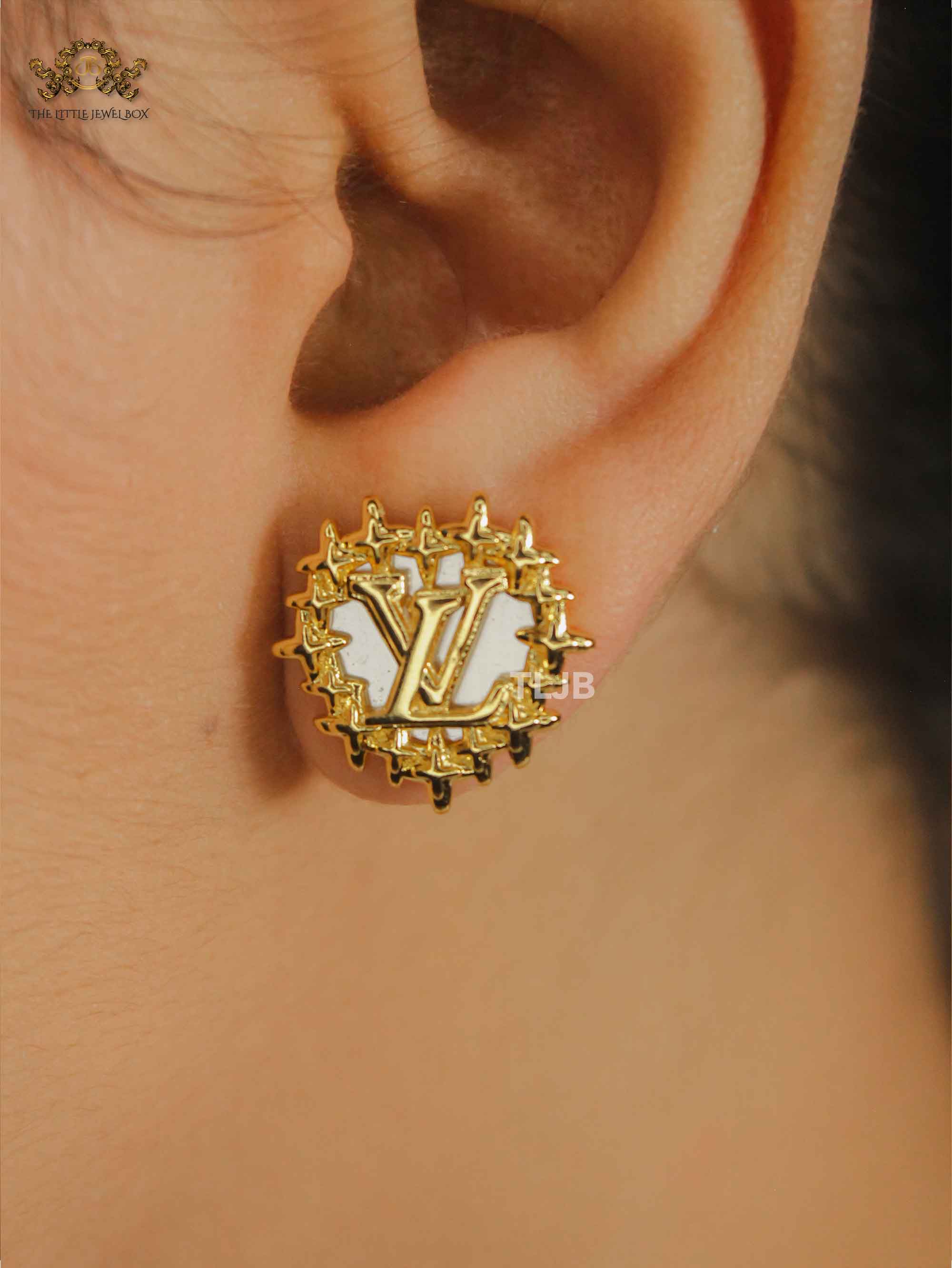Heart shaped L&V Stud in White MOP & Gold