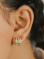 Medusa mesh motif small diamond hoops