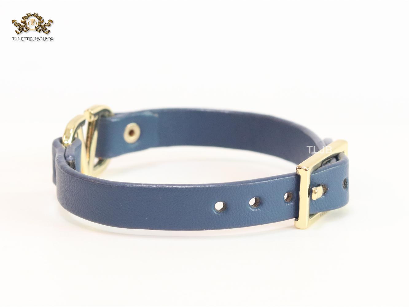 Alphabet V leather bracelet - blue