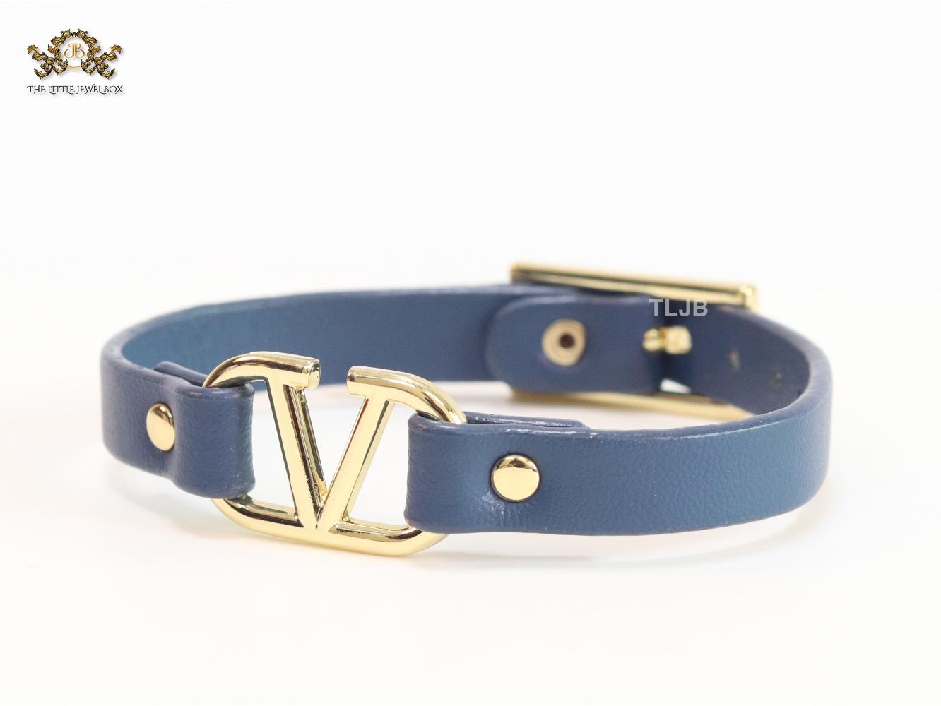 Alphabet V leather bracelet - blue