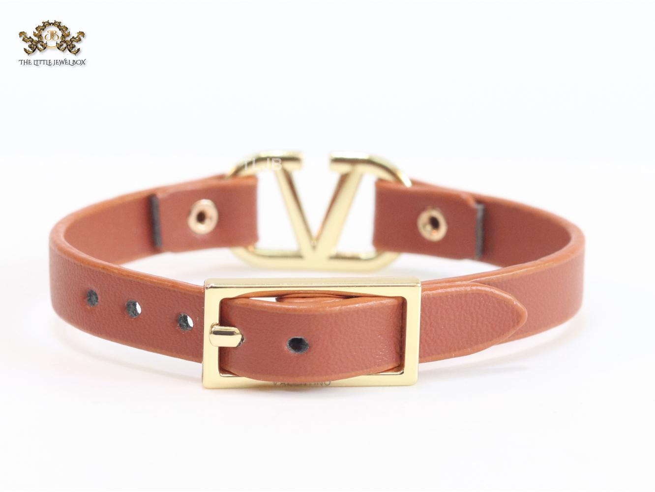 Alphabet V leather bracelet - rust