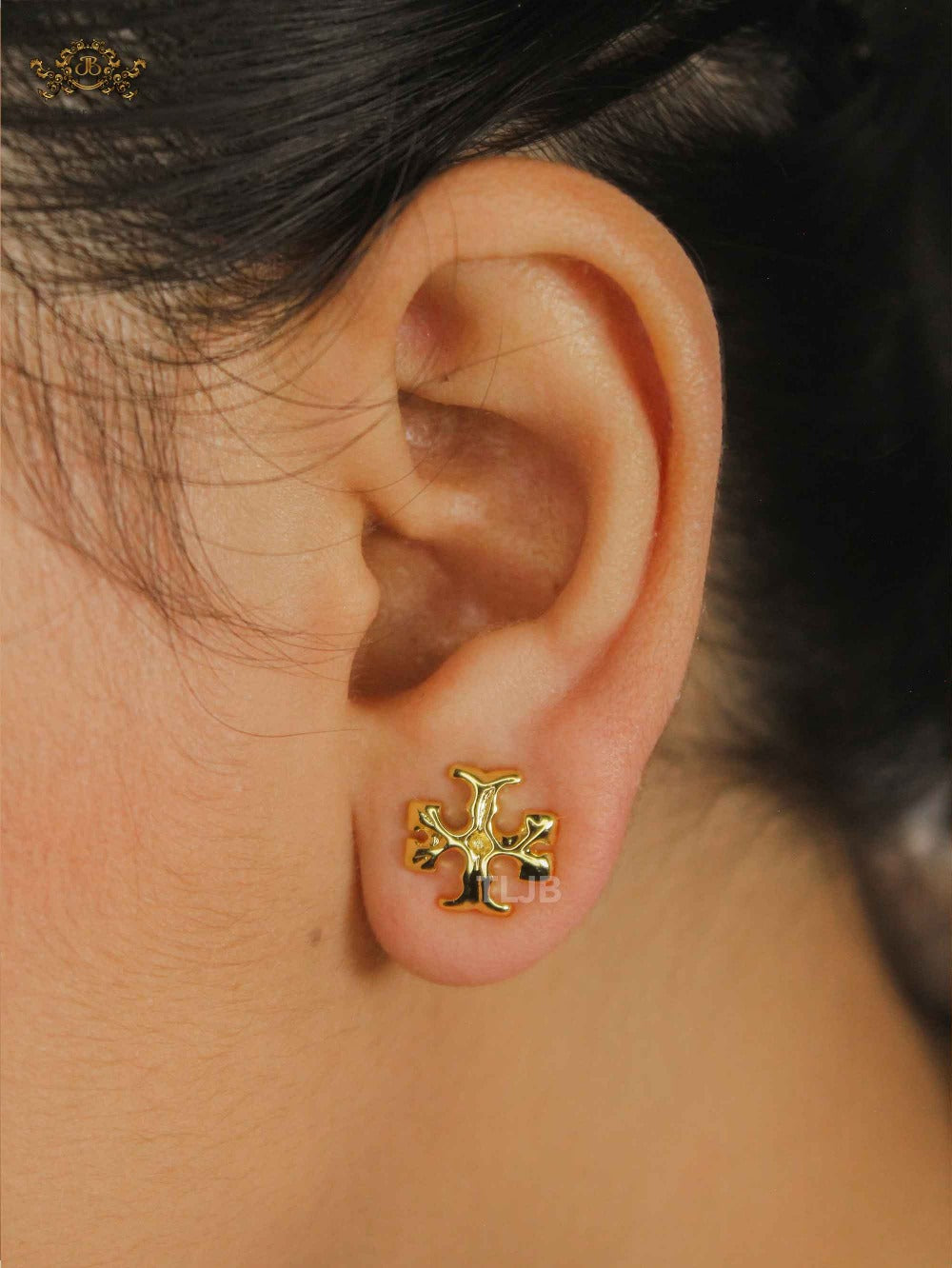 Alphabet T small gold studs