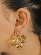 alphabet L&V curved flower Gold earrings