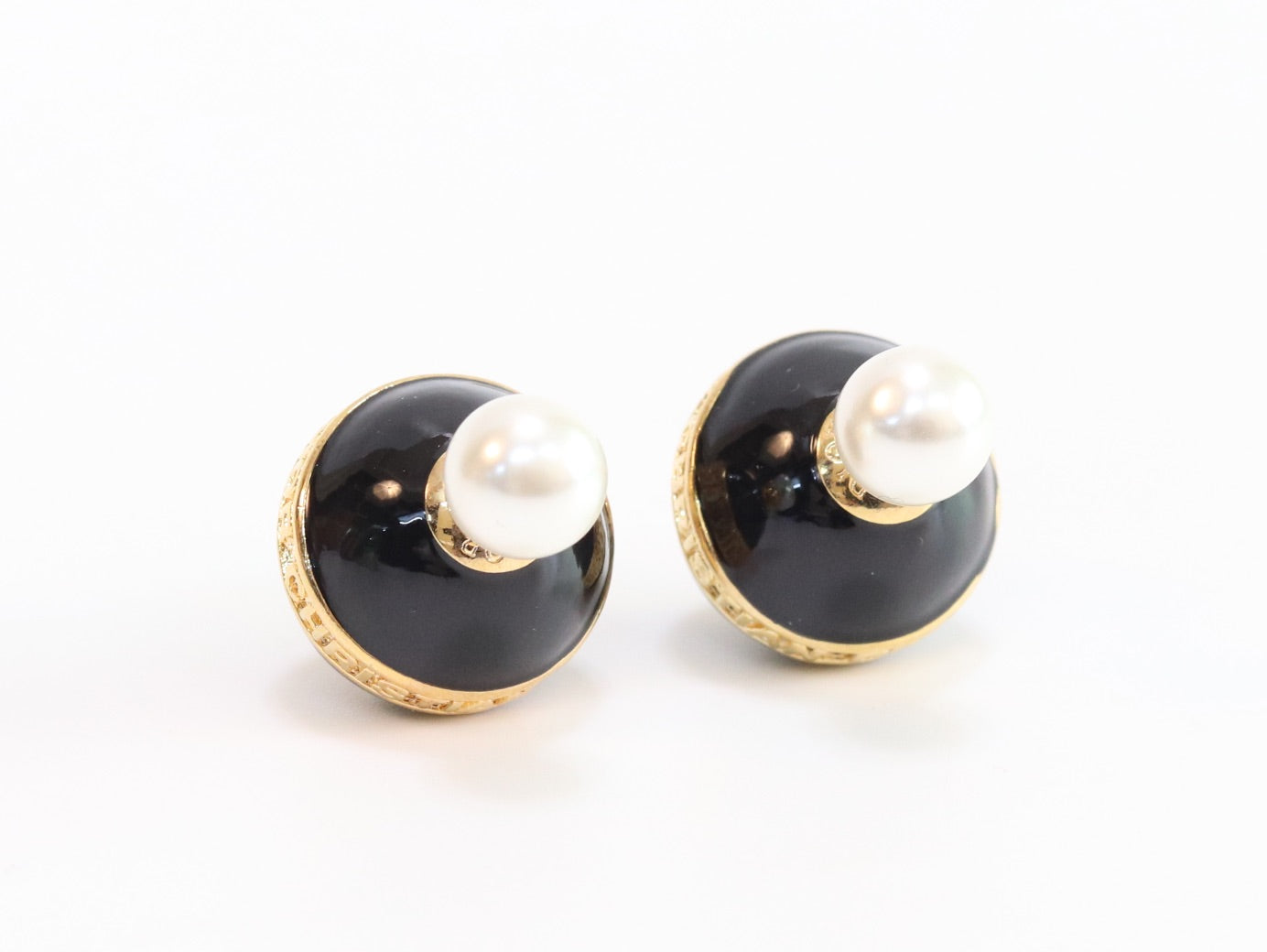 Black and white pearls gold motif studs