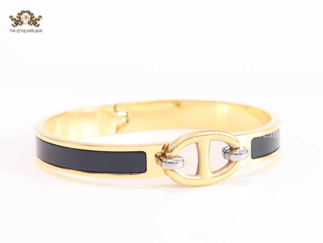 Alphabet H black sleek bracelet