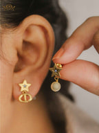 Alphabet CD Pearl and Star mismatch earrings