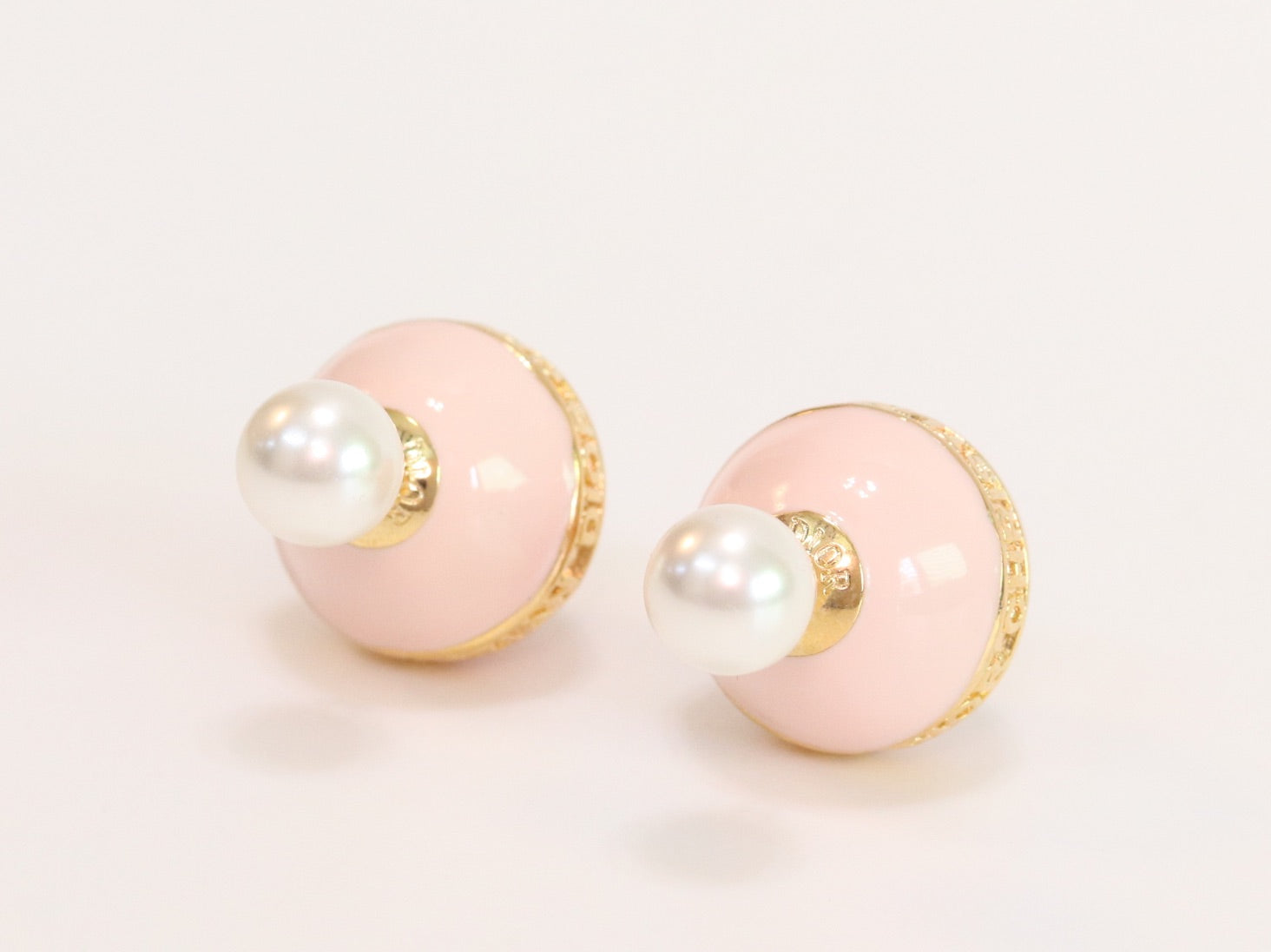 Pink and white pearls gold motif studs