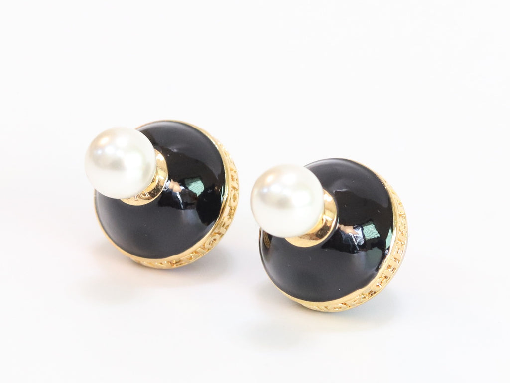 Black and white pearls gold motif studs