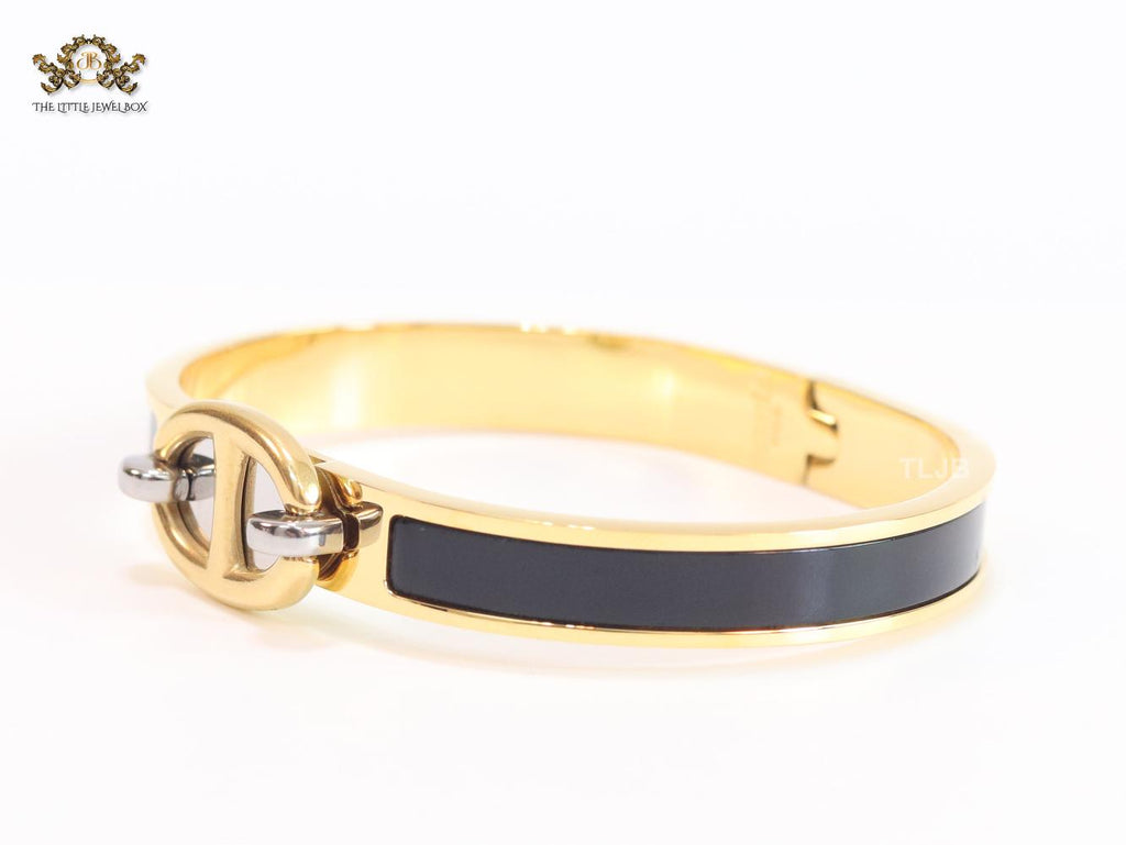 Alphabet H black sleek bracelet