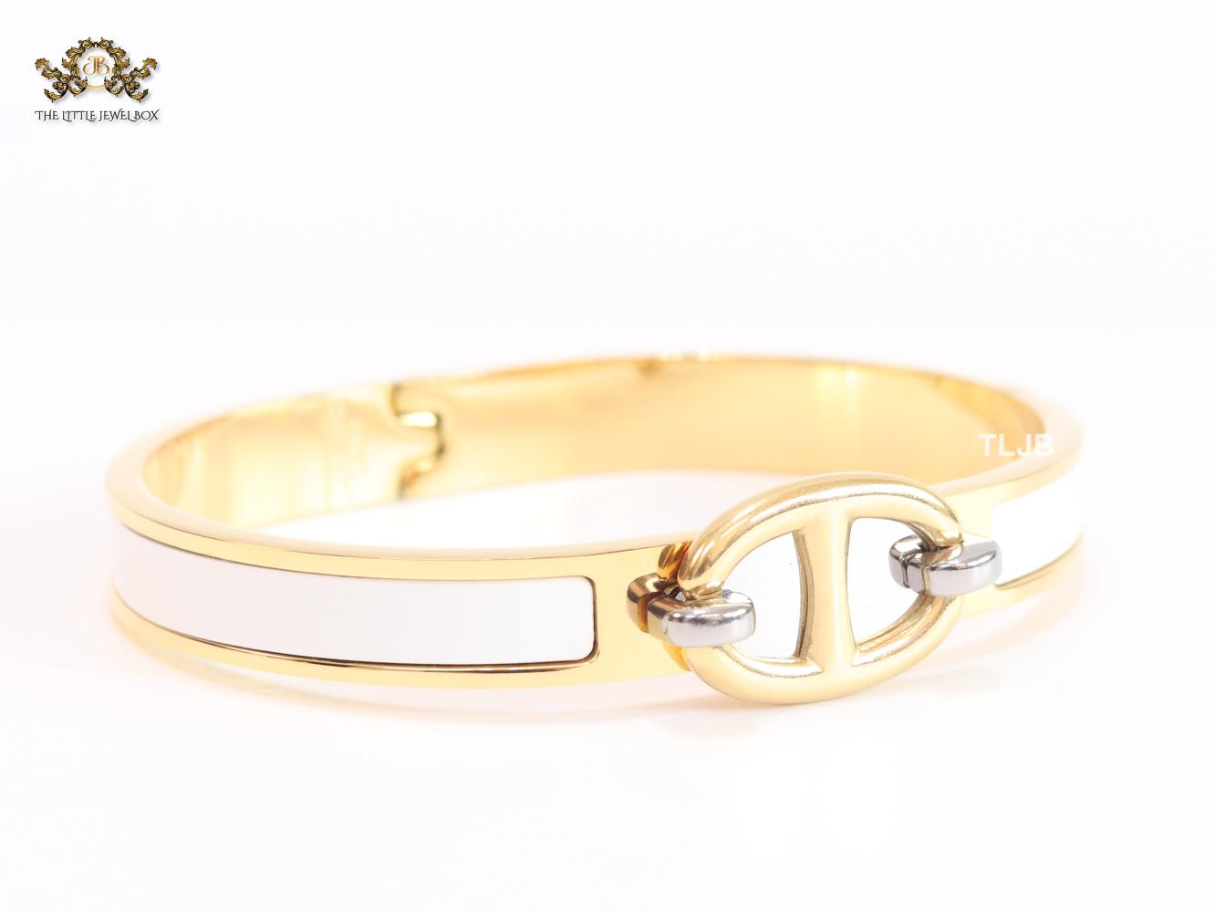 Alphabet H white sleek bracelet