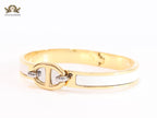Alphabet H white sleek bracelet