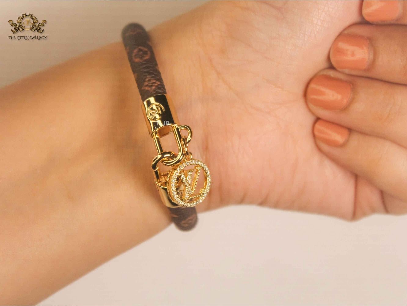 Alphabet L&V golden logo charm monogram leather bracelet