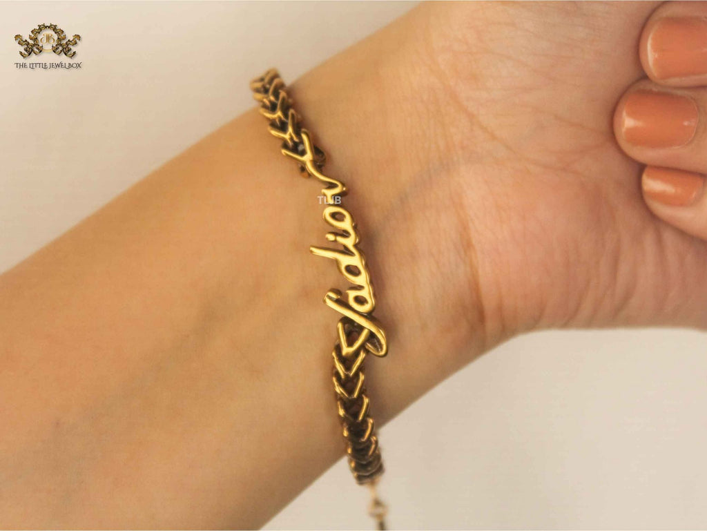 Alphabet D antique trace chain bracelet