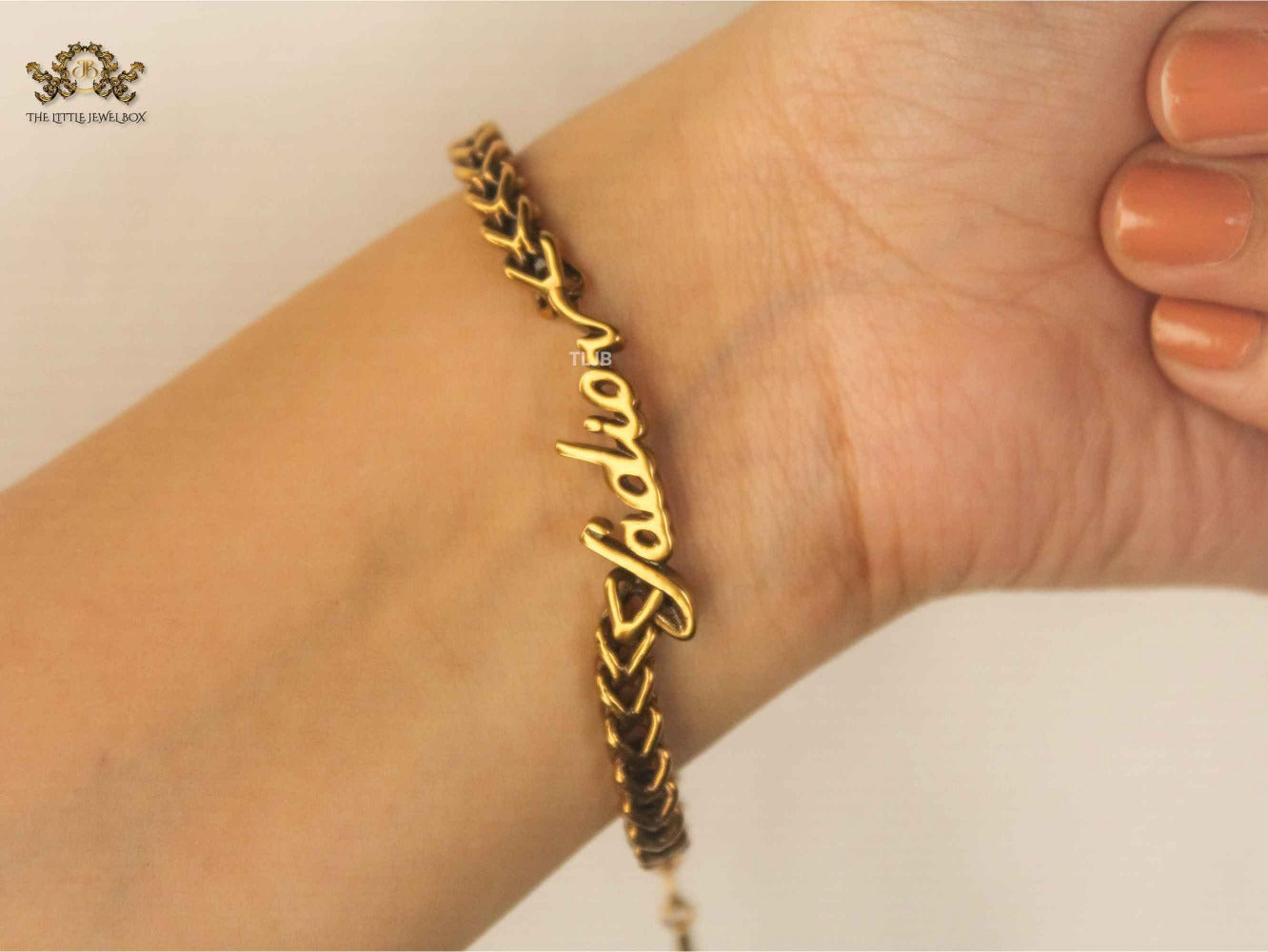 Alphabet D antique trace chain bracelet