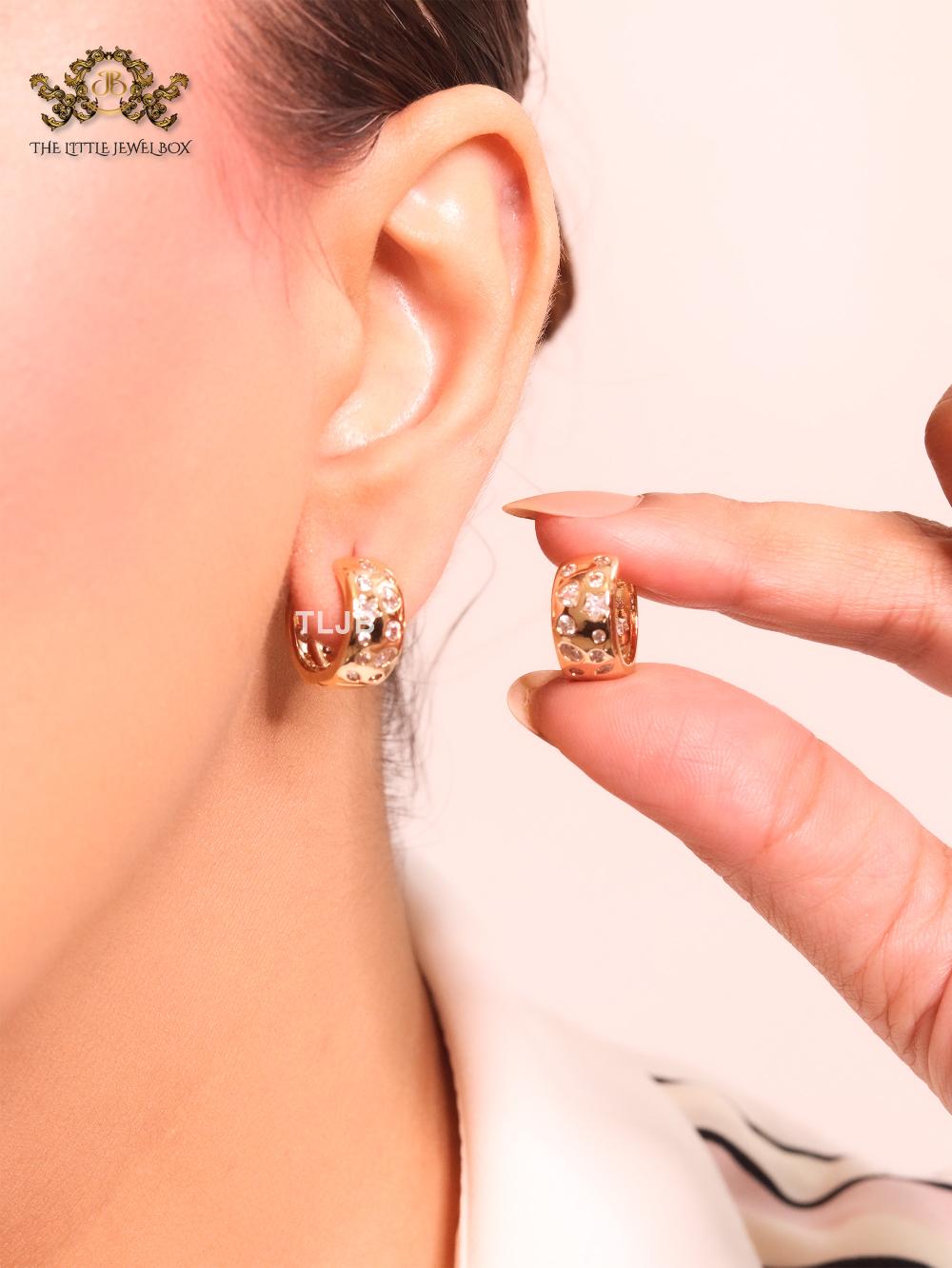 Small hoops with studded cz - Gold