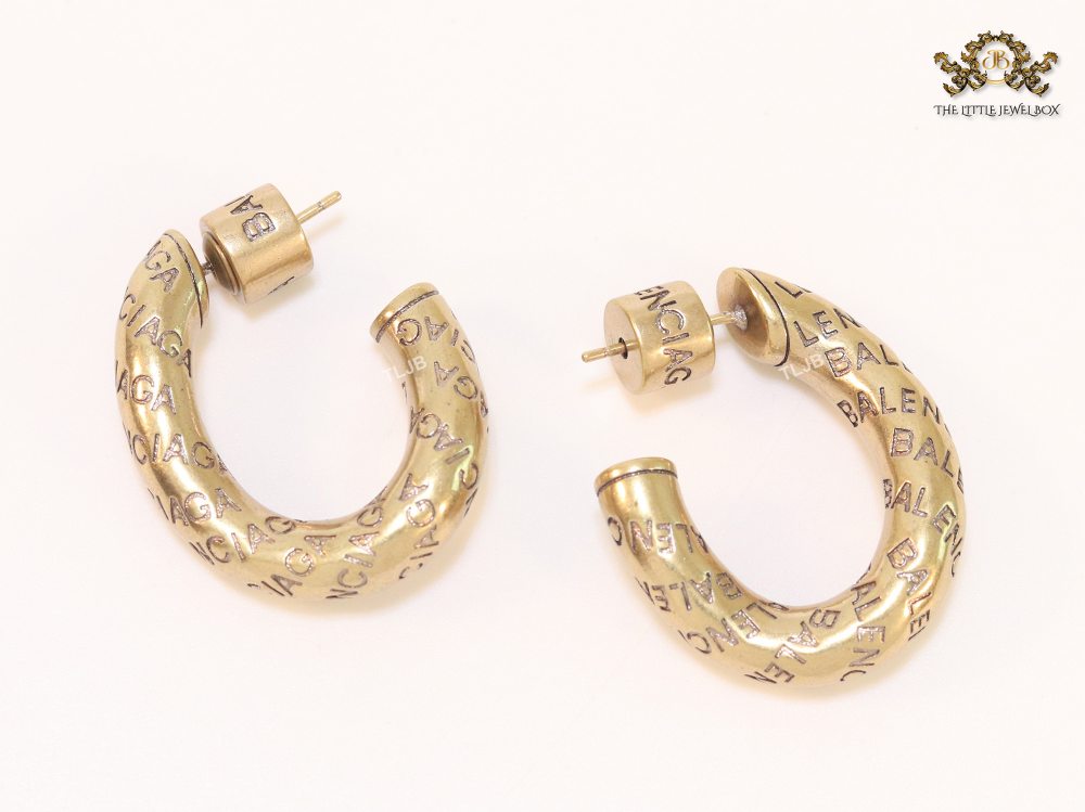 Alphabet B small twisted hoops