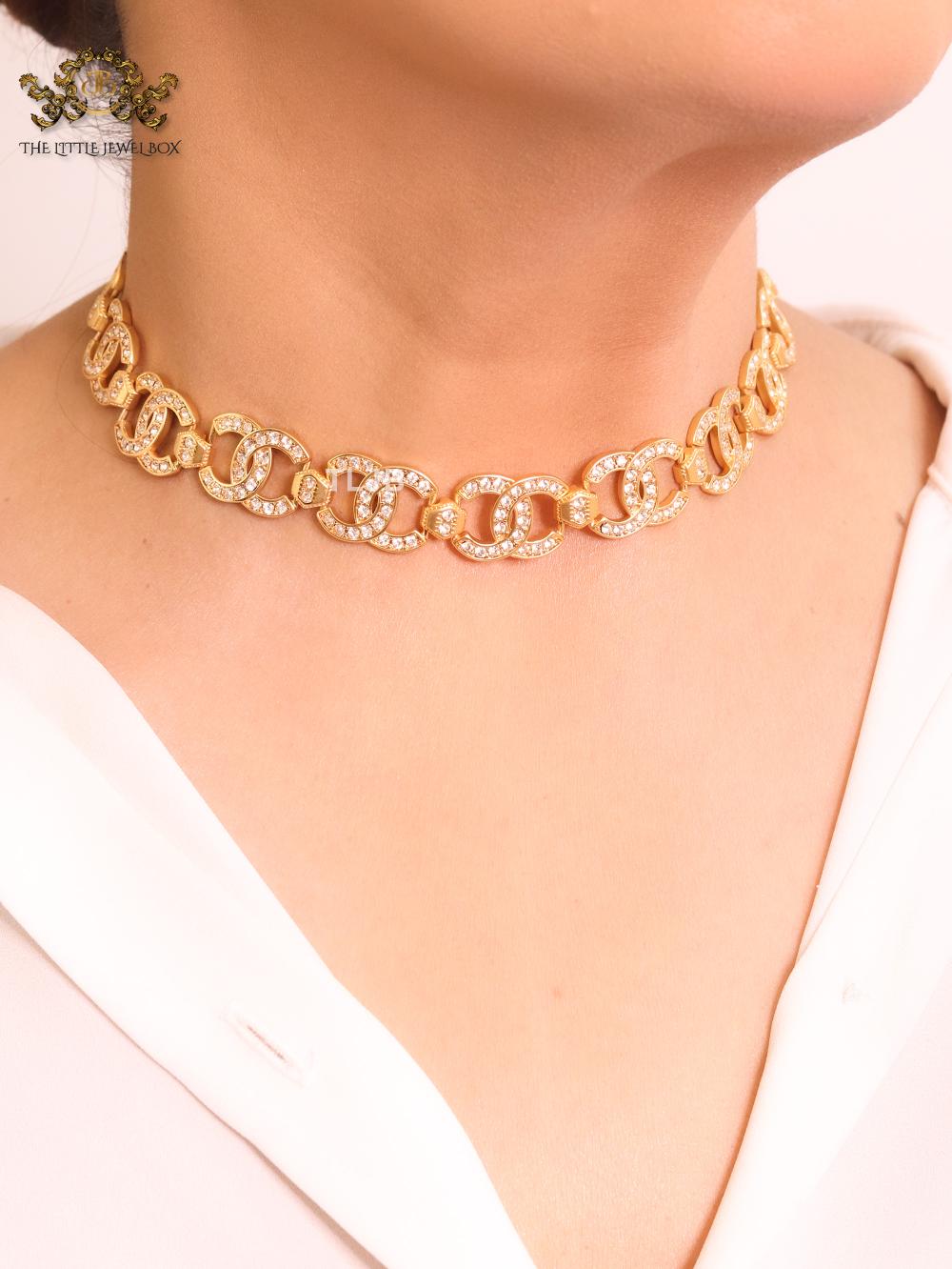 Alphabet V CZ and gold link chain