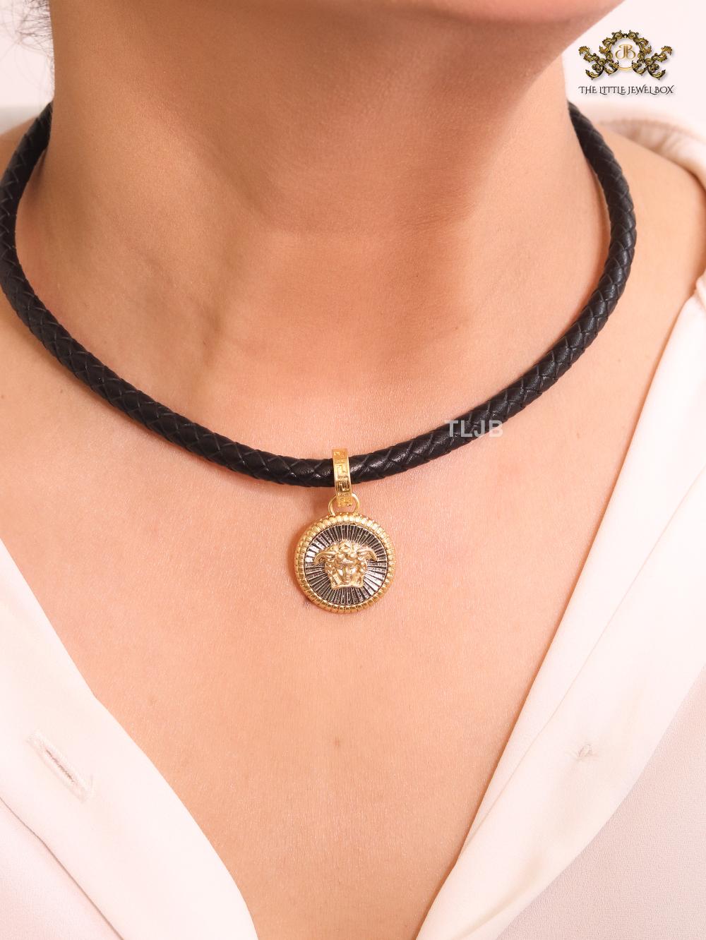 Medusa black leather choker