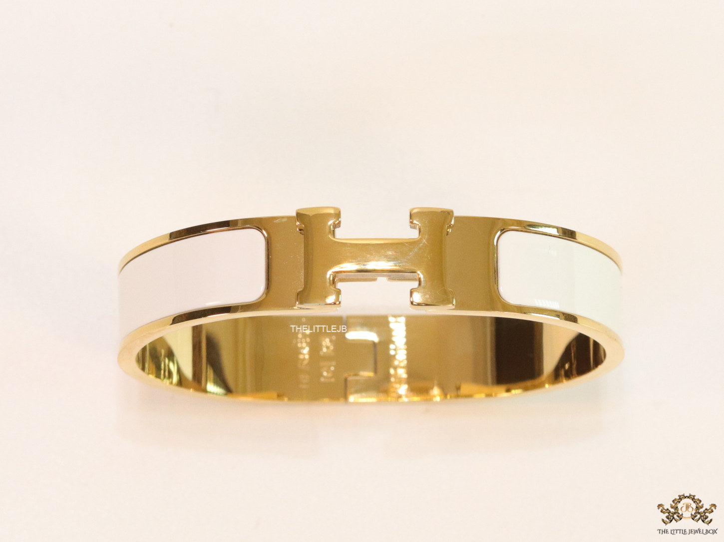 Alphabet H white 12 mm bracelet in gold