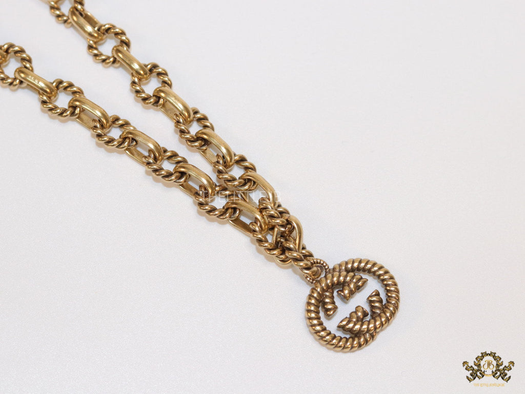 Fancy link chain golden necklace with alphabet pendant