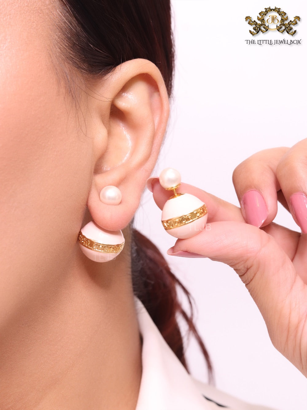 Pink and white pearls gold motif studs