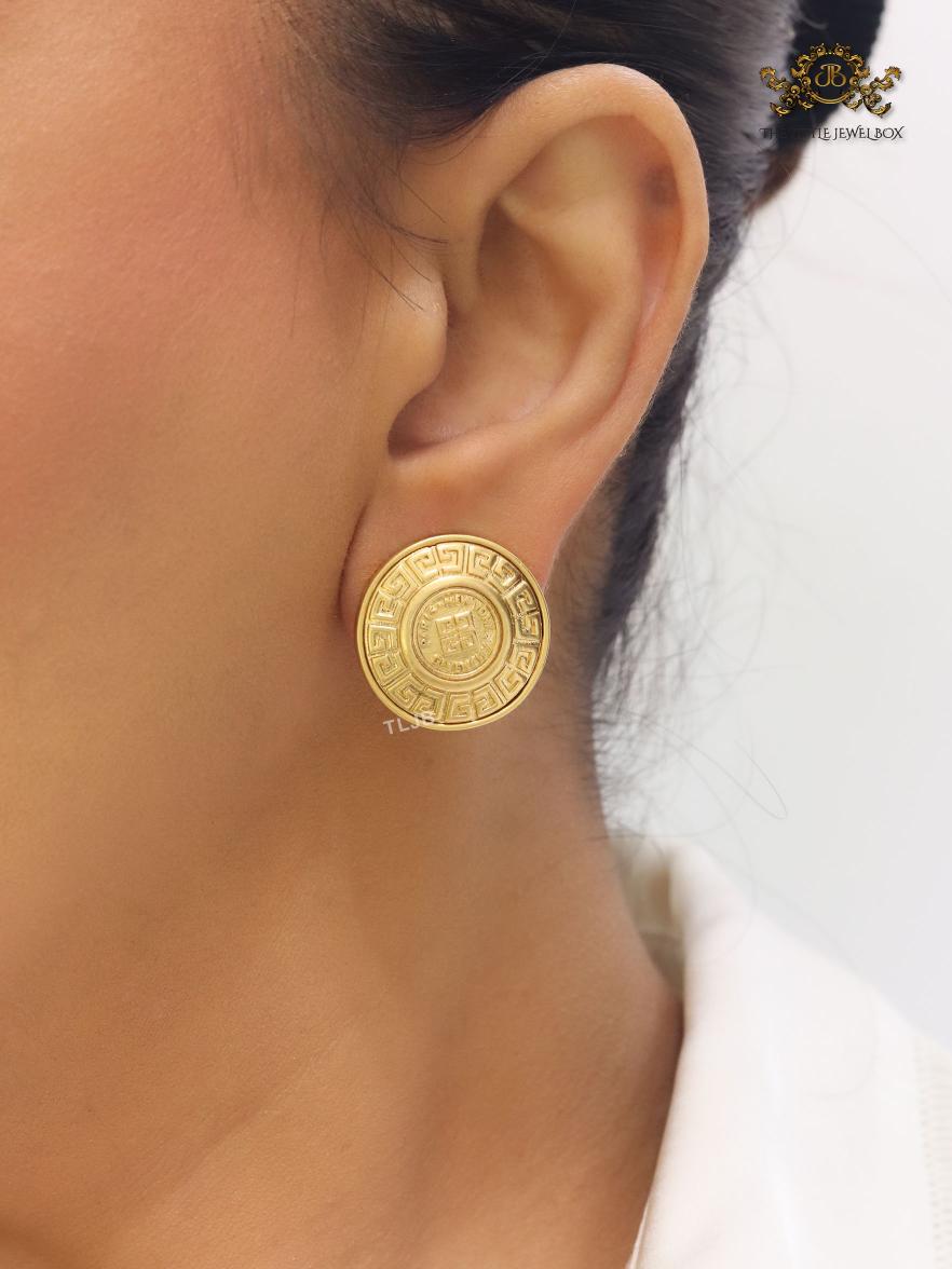 Round medusa embossed studs