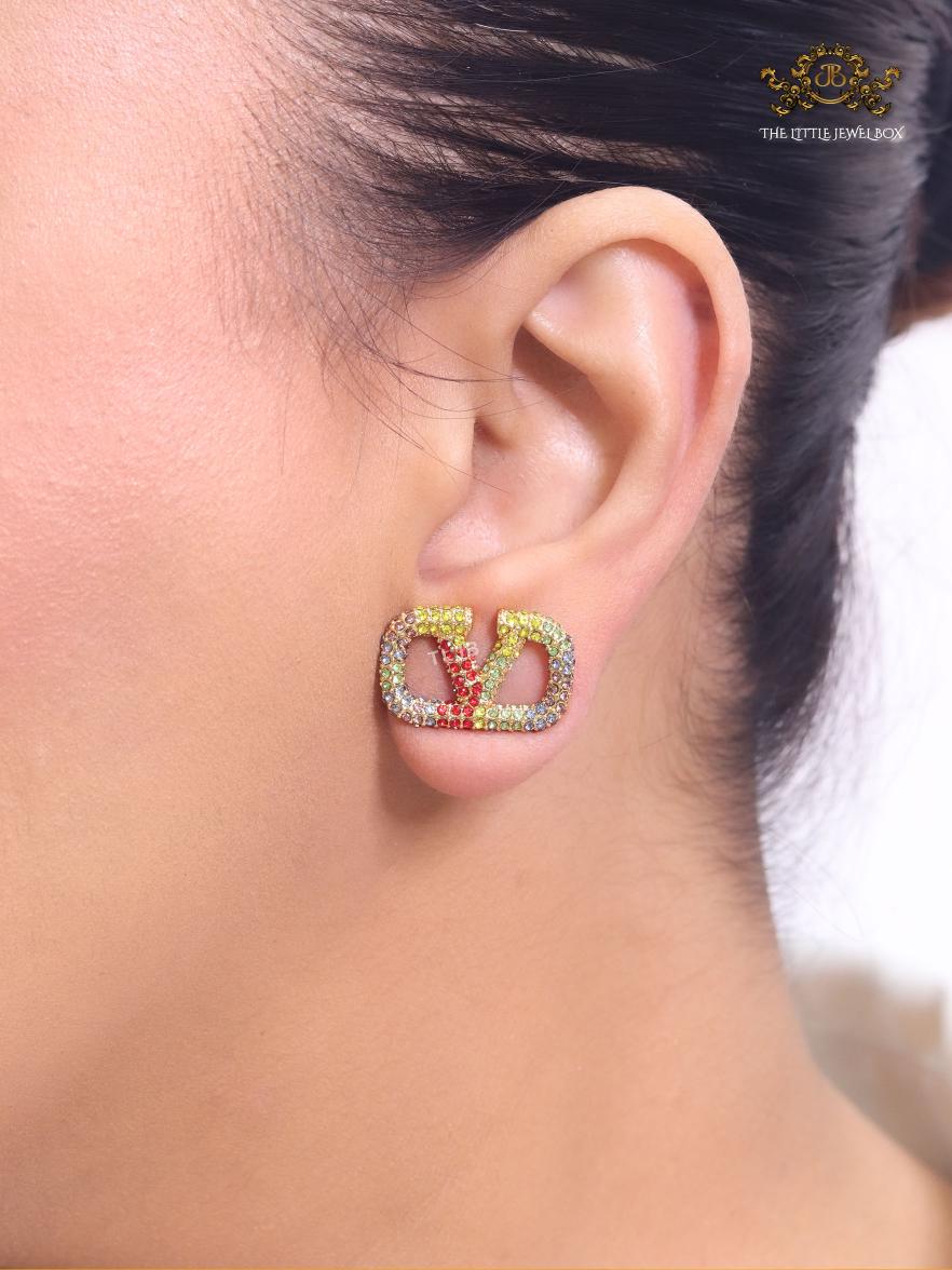Alphabet V multi coloured studs