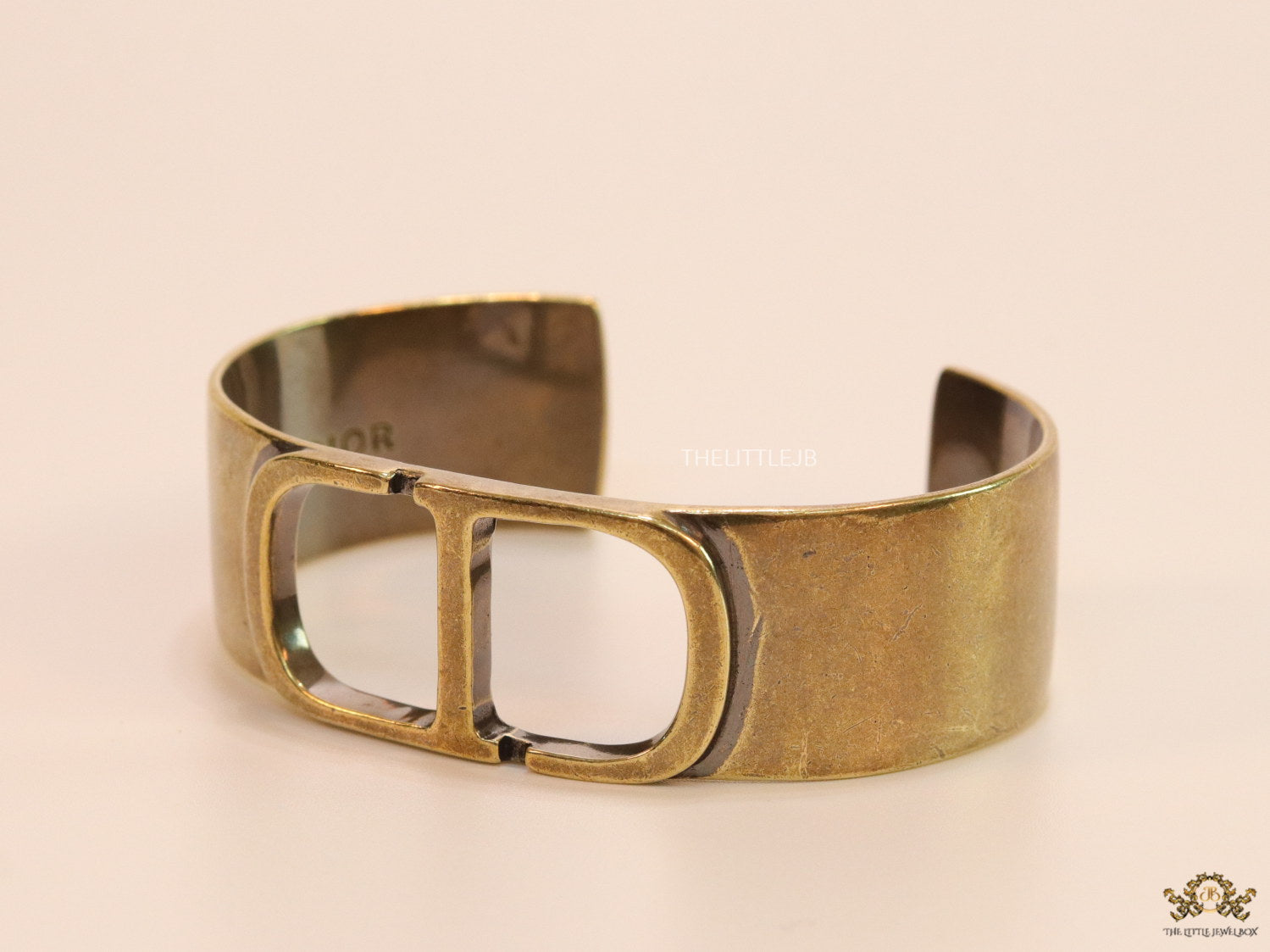 Antique finish C D alphabet open bracelet