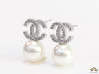 Twin C motif stud in platinum and cz with pearl drop