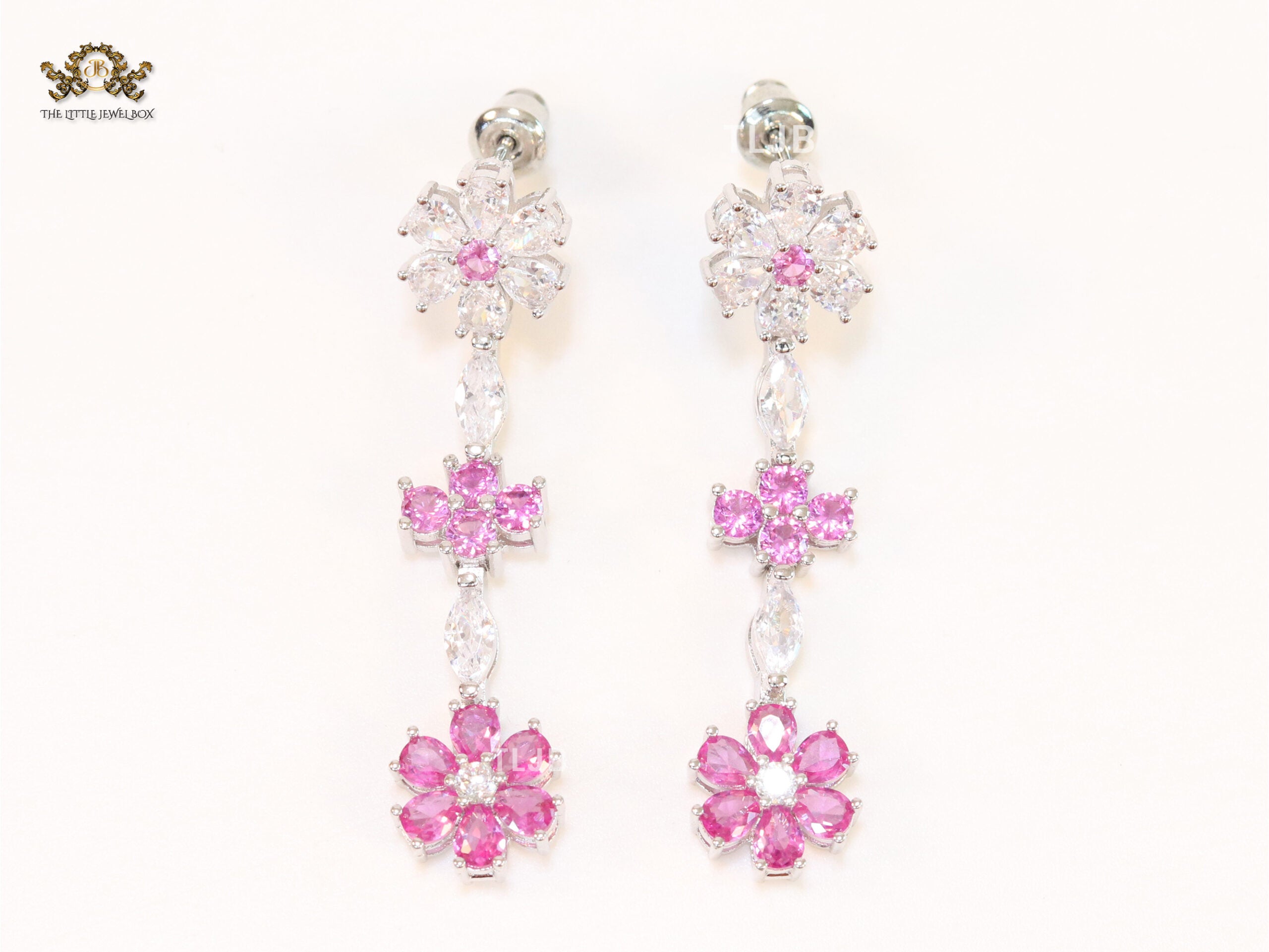 Dainty floral earrings
