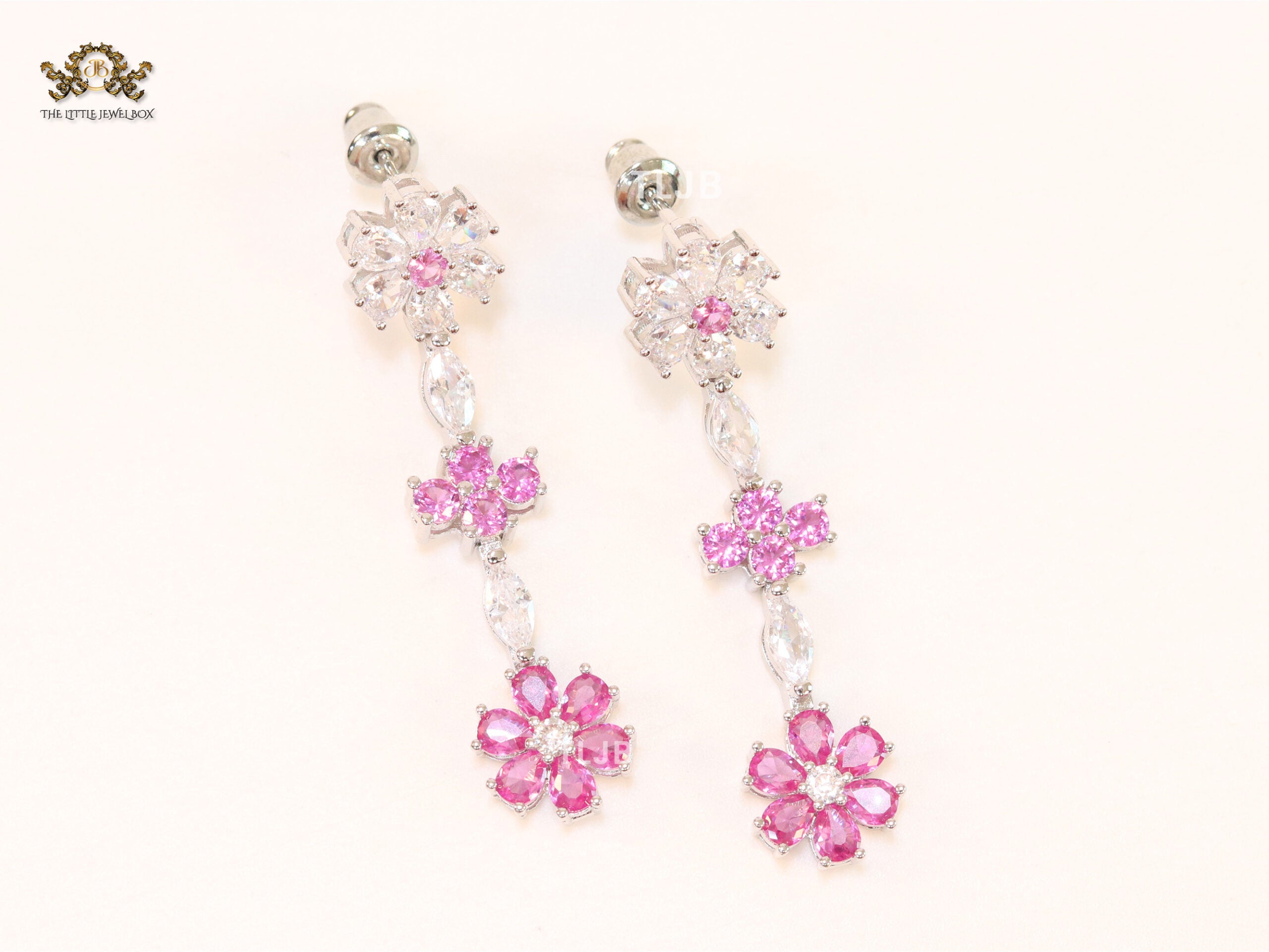 Dainty floral earrings