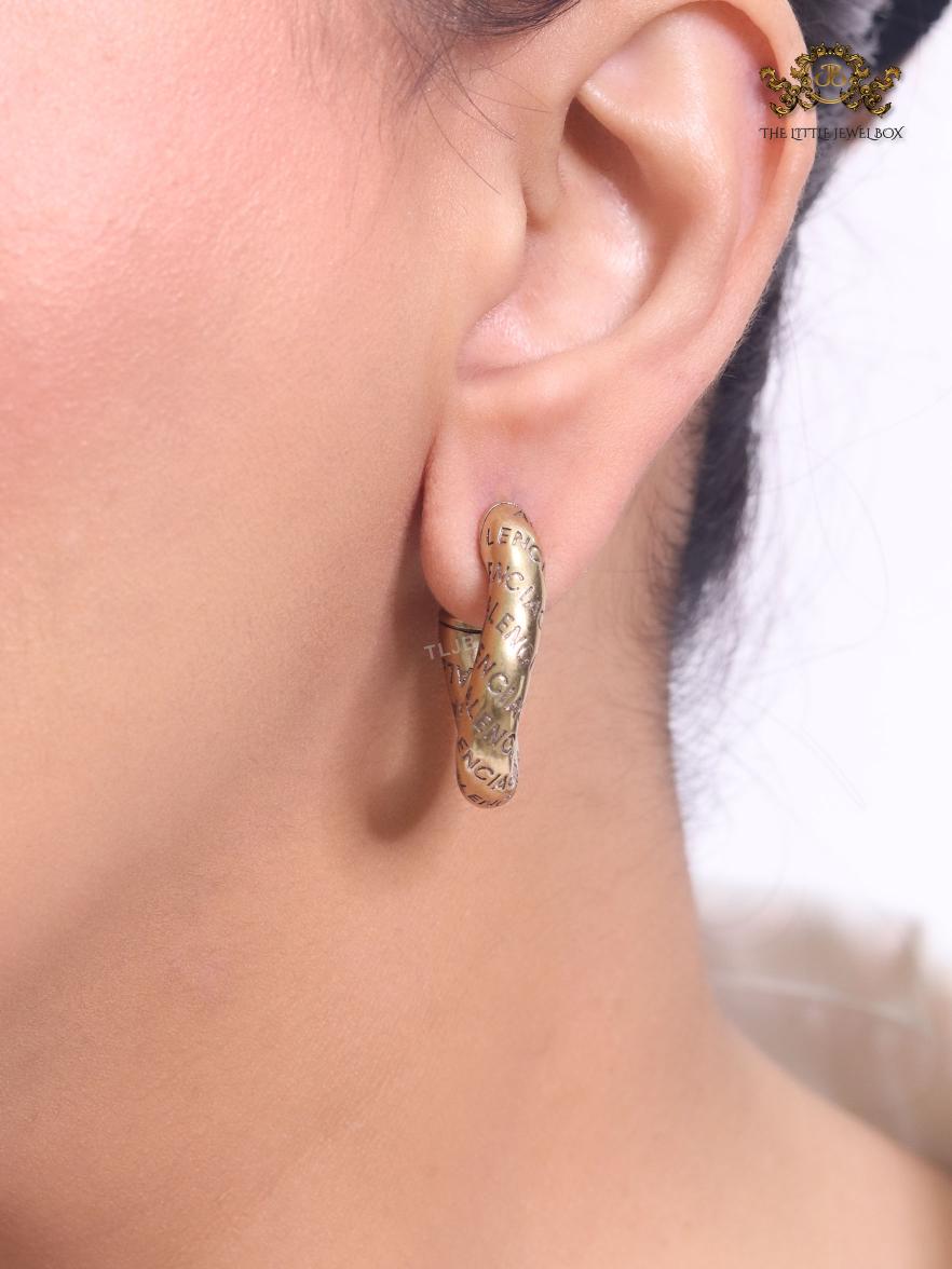 Alphabet B small twisted hoops