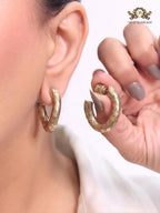 Alphabet B small twisted hoops