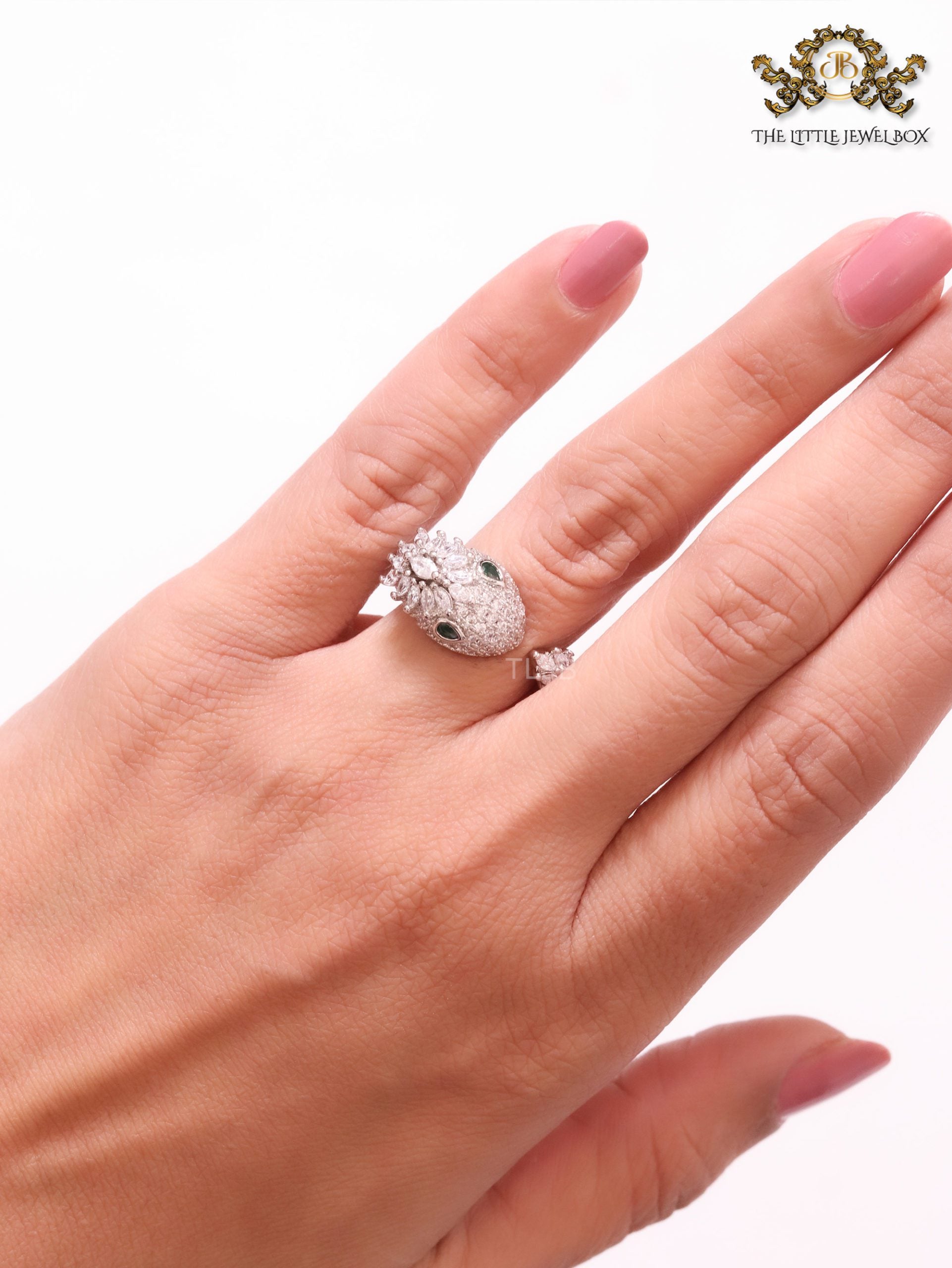 Silver plated Snake head cz open ring with Emerald detailing