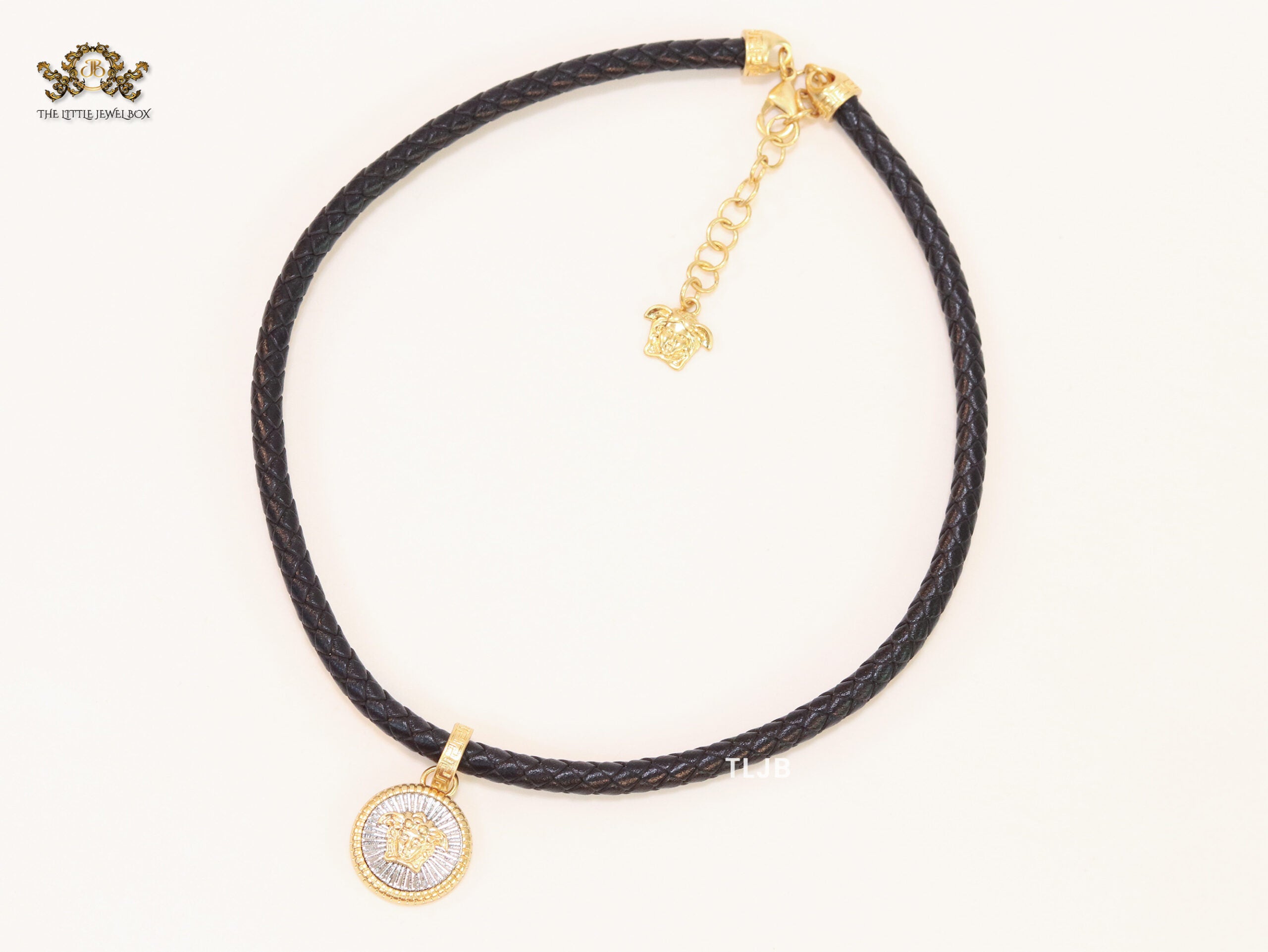 Medusa black leather choker