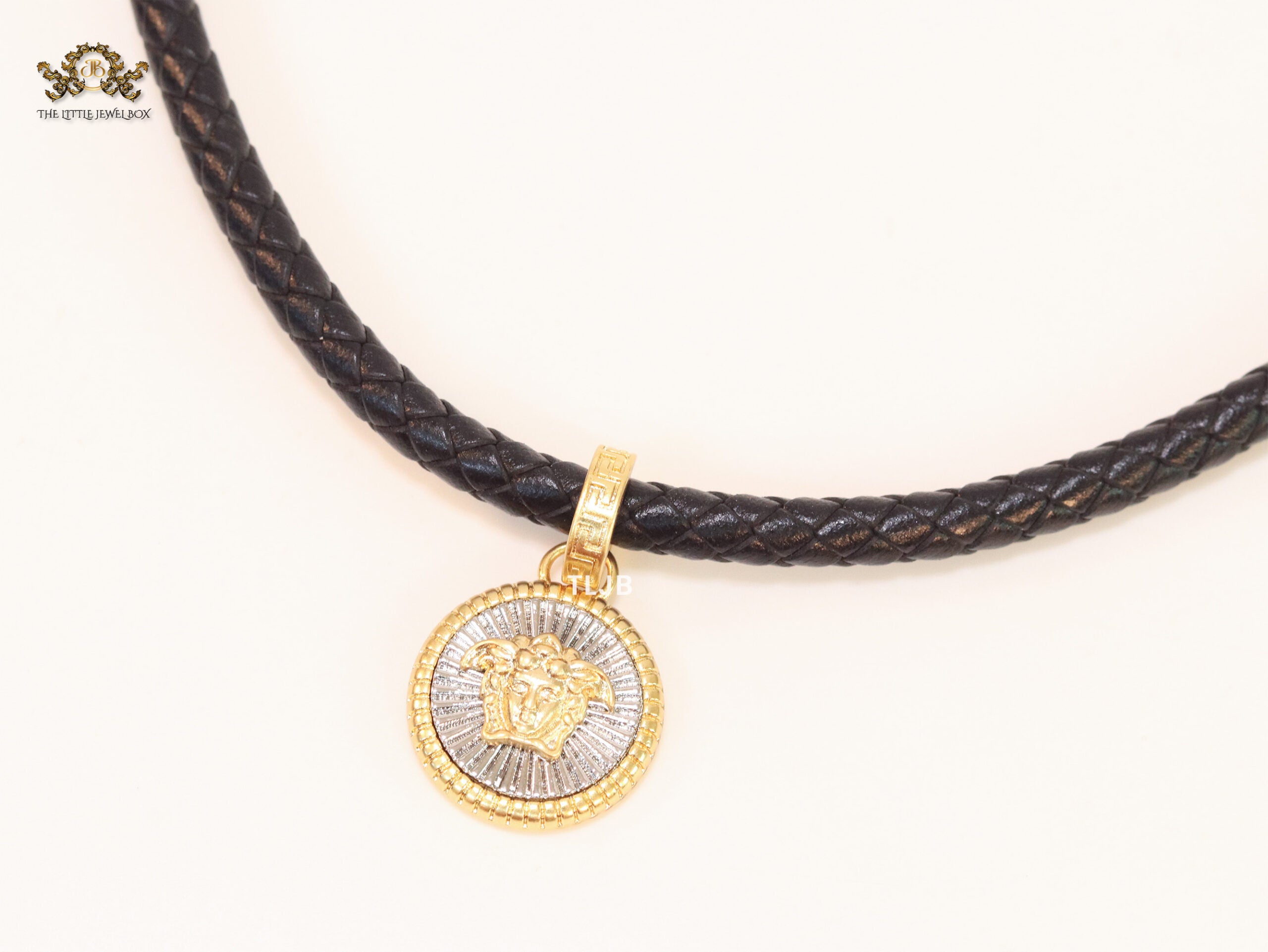 Medusa black leather choker
