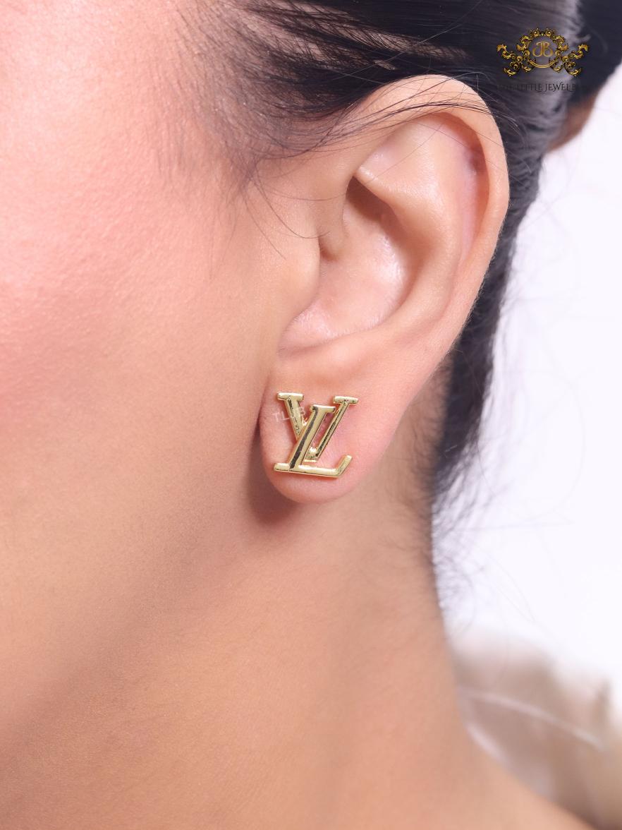 Alphabet L gold studs