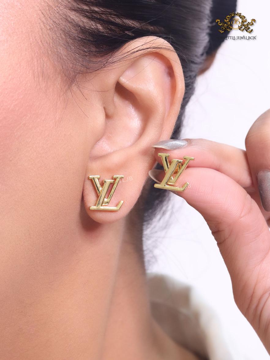 Alphabet L gold studs