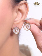 Alphabet L rose gold round studs 16 mm