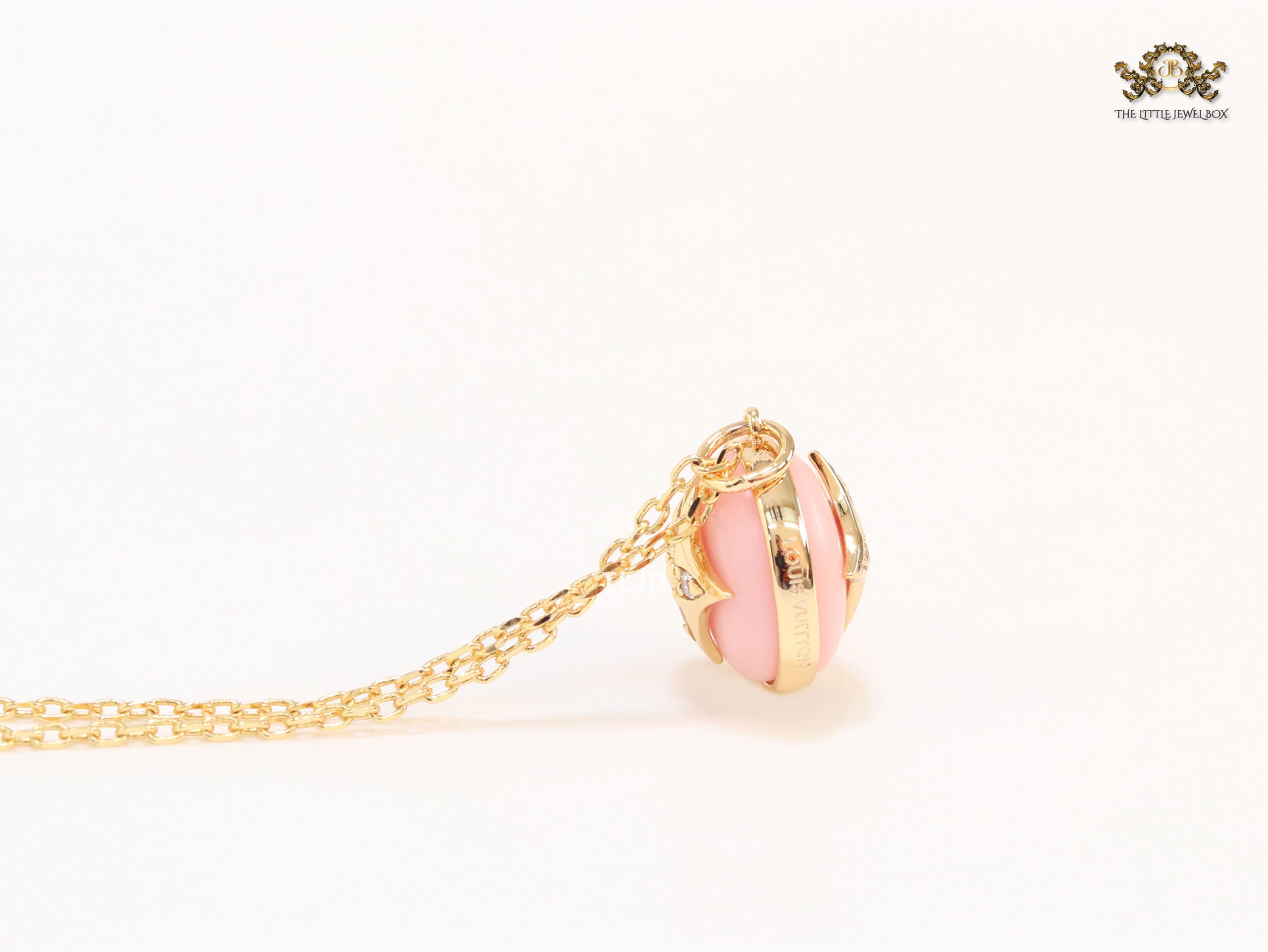 Pink clover with enamel chain