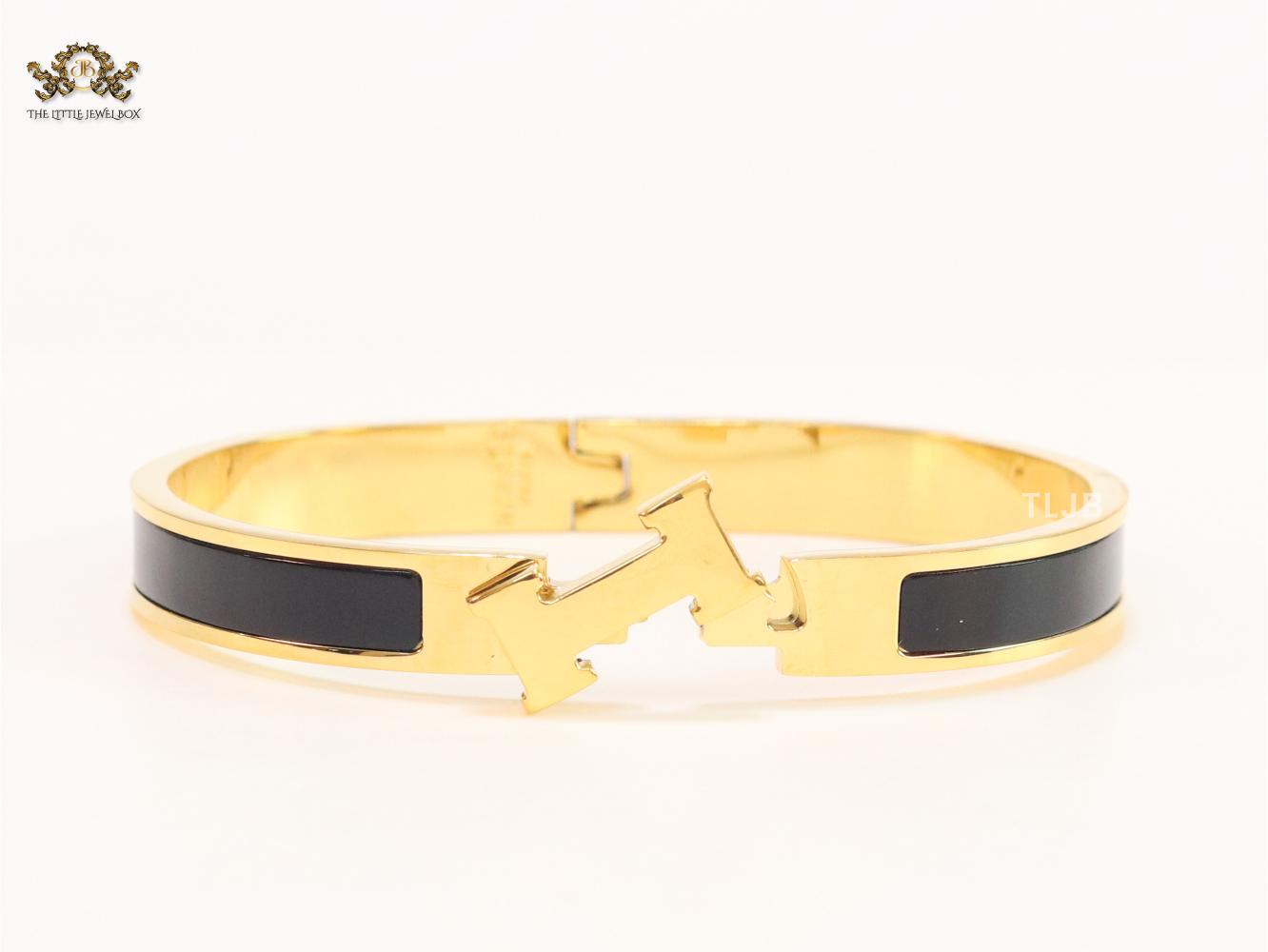 Alphabet H black and matt gold bracelet