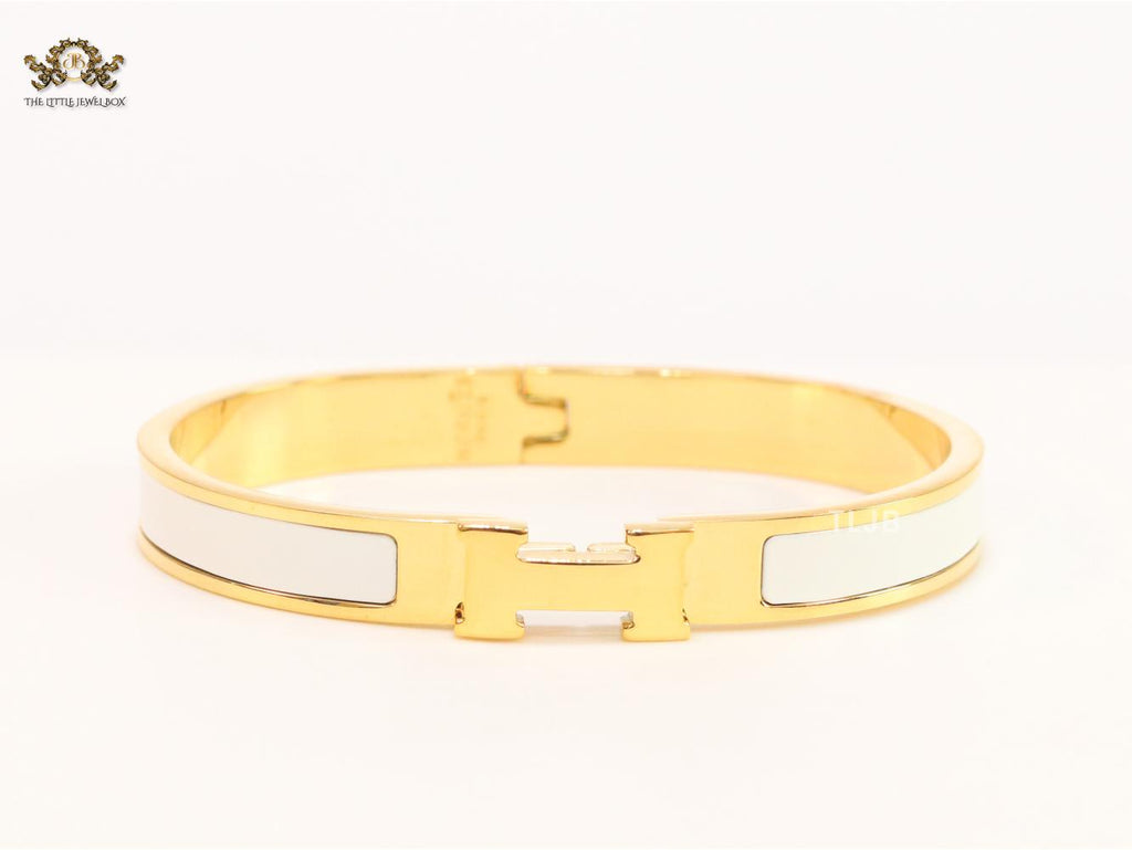 Alphabet H white and matt gold bracelet 8mm