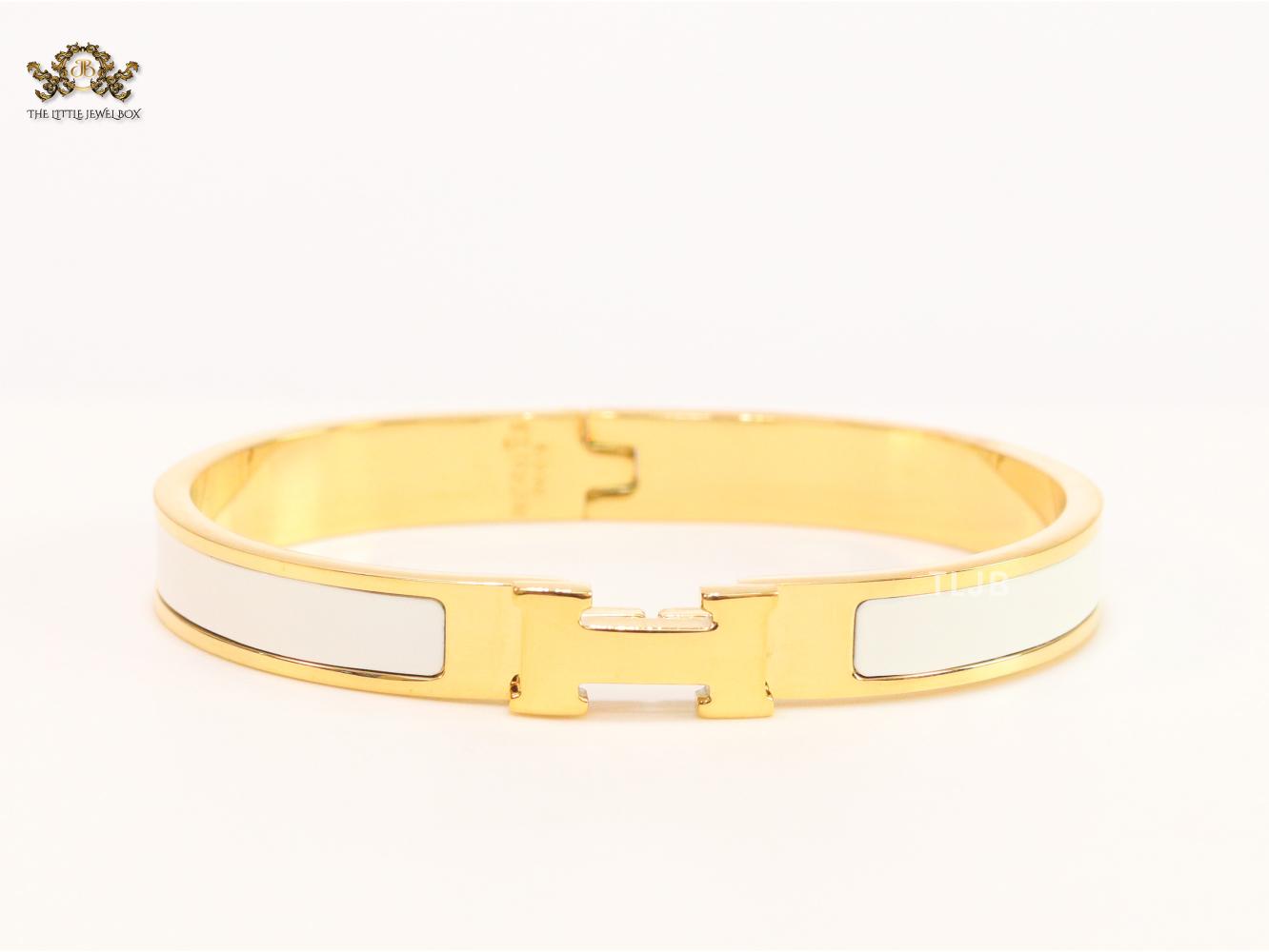 Alphabet H white and matt gold bracelet 8mm