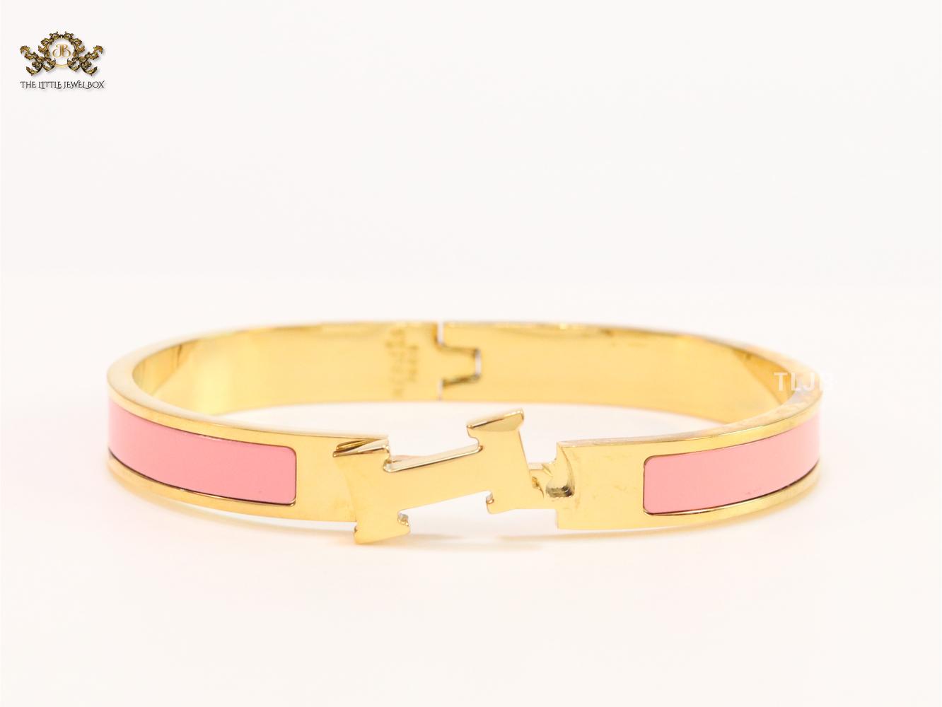 Alphabet H pink and matt gold bracelet