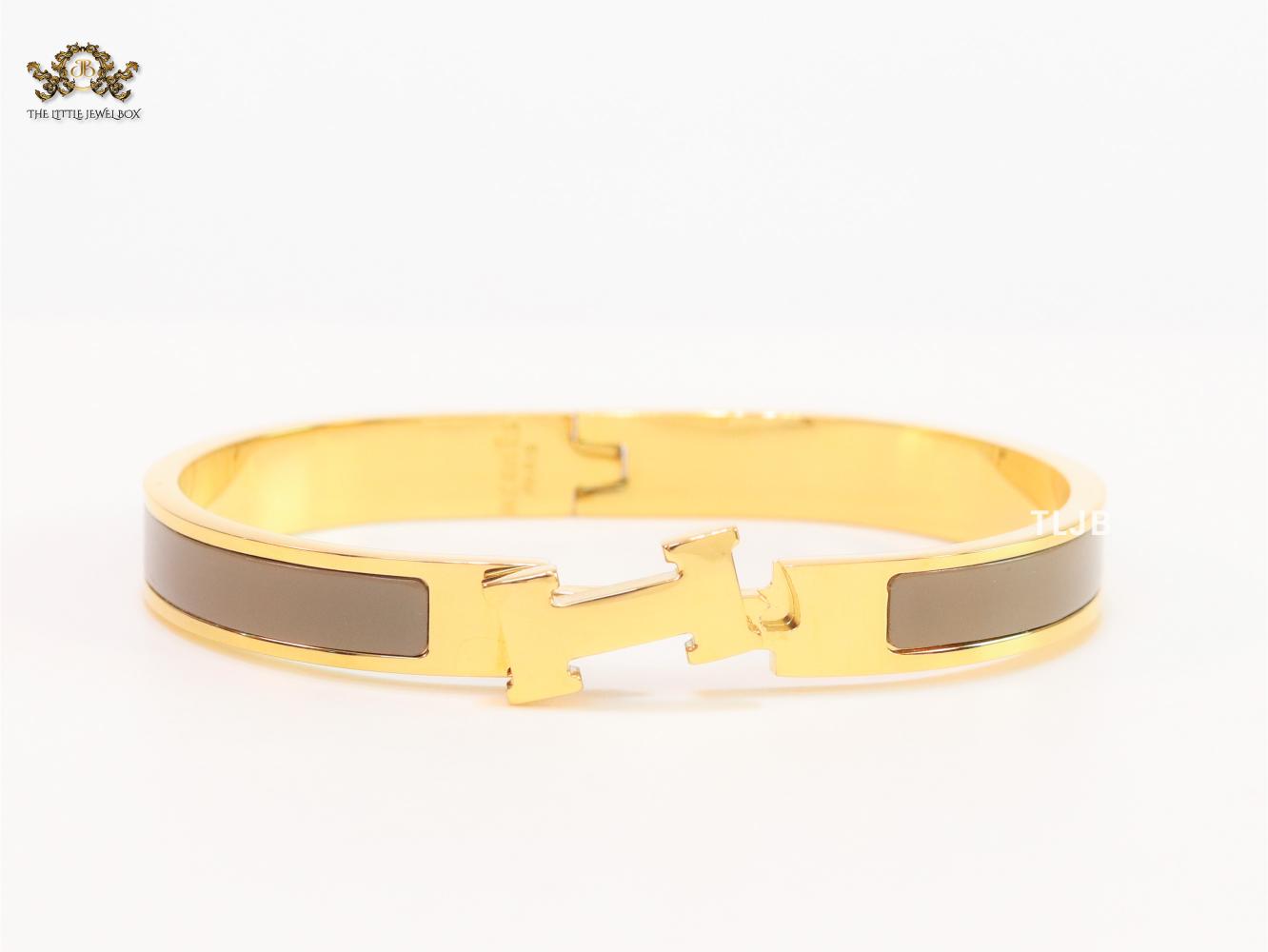 Alphabet H brown and matt gold bracelet